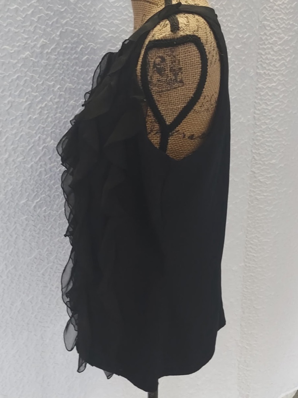 Classic Black Ruffle Sleeveless Top - Picture 3 of 8